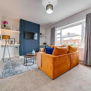 https://the-colliers-rest-3-bed-home-in-south-yorks-with-parking-garden.yorkshirehotels.net